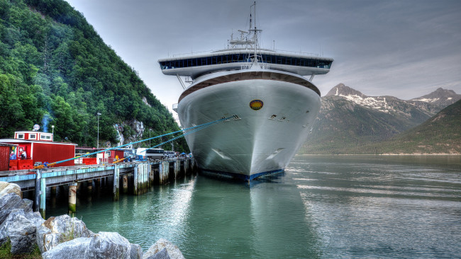 Обои картинки фото diamond princess, корабли, лайнеры, причал, круиз, лайнер, швартовы