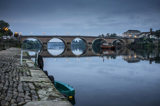 Обои картинки фото bergarac france, города, - мосты, набережная, мост, france, дома, bergarac