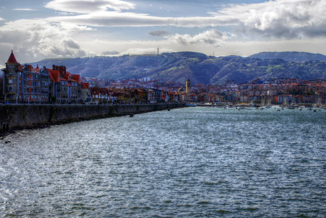 Обои картинки фото испания  страна басков  getxo, города, - улицы,  площади,  набережные, getxo, страна, басков, испания, сумерки, дома, река