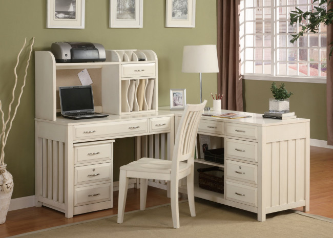 Обои картинки фото интерьер, кабинет,  библиотека,  офис, стол, стулья, картины, ноутбук