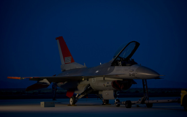 Обои картинки фото авиация, боевые самолёты, ночь