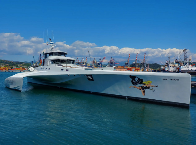 Обои картинки фото brigitte bardot, корабли, Яхты, суперяхта