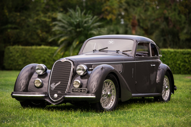 Обои картинки фото alfa romeo 8c 2900b corto touring berlinetta 1937, автомобили, классика, 1937, berlinetta, touring, corto, 2900b, 8c, alfa, romeo