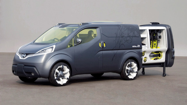 Обои картинки фото автомобили, nissan, datsun, ниссан, микроавтобус, серый