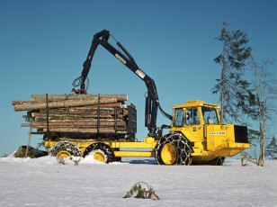 Картинка техника лесоповалочная+техника volvo
