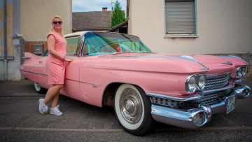 Картинка автомобили -авто+с+девушками cadillac deville