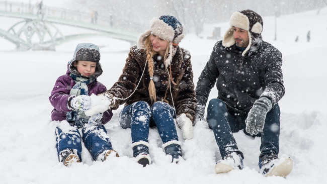 Обои картинки фото разное, люди, зима, снег, семья, ребенок