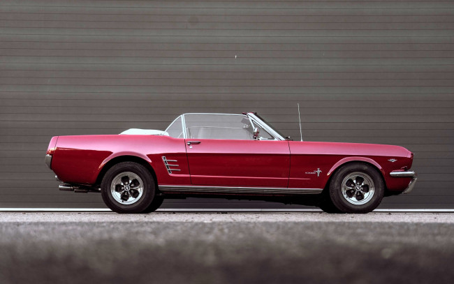 Обои картинки фото автомобили, mustang, красный, кабриолет, стена