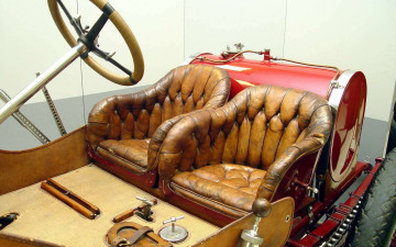 Картинка автомобили выставки уличные фото