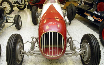 Картинка автомобили выставки уличные фото