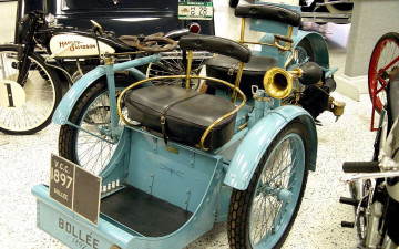 Картинка автомобили выставки уличные фото