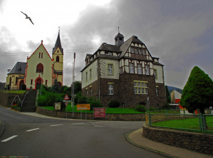 Картинка города улицы площади набережные улица птица дома