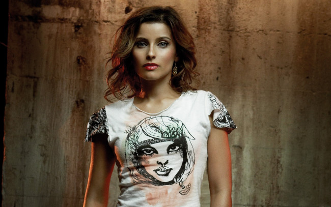 Обои картинки фото музыка, nelly, furtado, майка