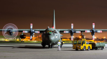 Картинка lockheed+c130k+hercules авиация авиационный+пейзаж креатив транспорт стоянка аэродром