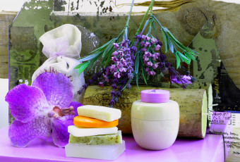 Картинка разное косметические+средства +духи мыло крем