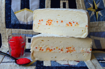 Картинка tou+dels+til·lers+con+huevos+de+trucha еда сырные+изделия сыр