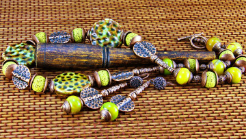 Картинка разное украшения +аксессуары +веера бусы серьги бижутерия ожерелье украшение фон