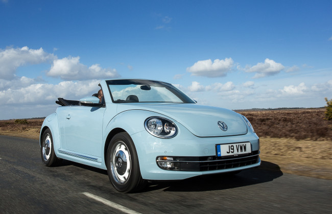 Обои картинки фото автомобили, volkswagen, beetle, 2013г, uk-spec, cabrio