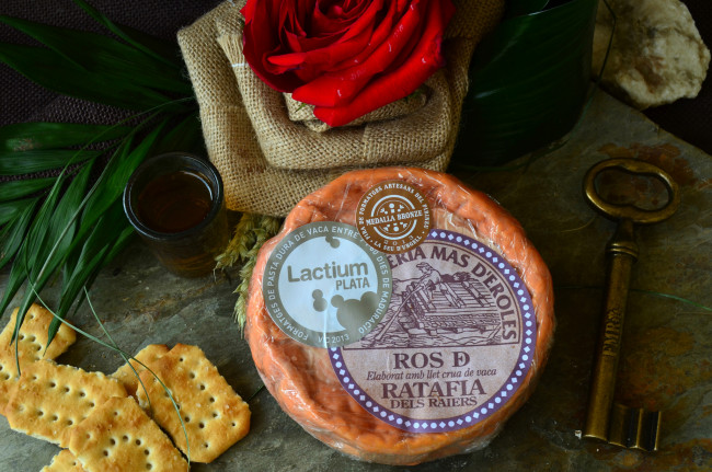 Обои картинки фото ros de ratafia dels raiers, еда, сырные изделия, сыр