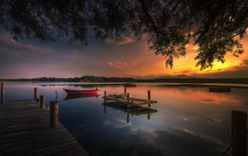 Картинка корабли моторные+лодки река лес