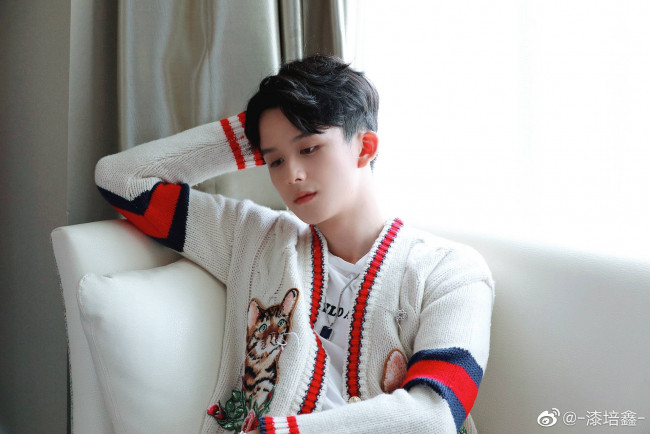 Обои картинки фото мужчины, - unsort, актер, кофта