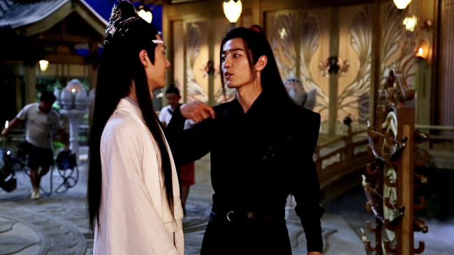 Обои картинки фото разное, знаменитости, ван, ибо, сяо, чжан, съемки, люди, костюмы