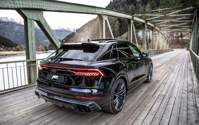 Обои картинки фото автомобили, audi, 2022, sq8, abt, вид, сзади, люкс, внедорожник, черный, новый, тюнинг, немецкие, мост, aуди, река