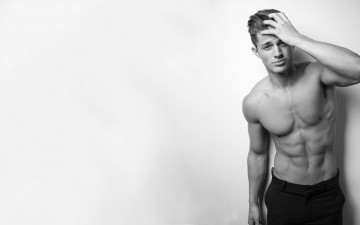 Картинка мужчины -unsort парeнь голый торс пресс чeрнo бeлoe