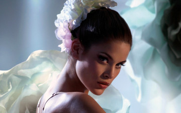 Картинка девушки jenna+pietersen брюнетка лицо цветы