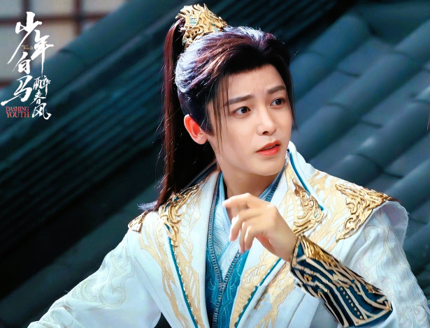 Обои картинки фото кино фильмы, dashing youth, парень, наряд, крыша