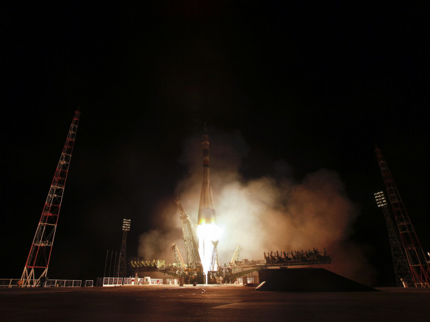 Обои картинки фото космос, космодромы, стартовые, площадки