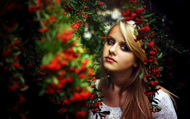 Обои картинки фото -Unsort Блондинки, девушки, unsort, блондинки, ягоды