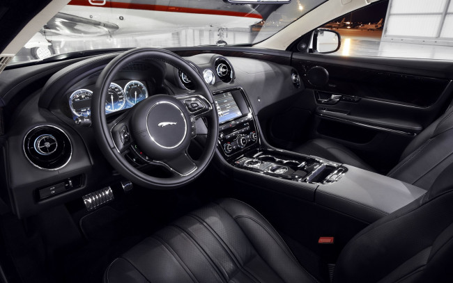 Обои картинки фото автомобили, спидометры, торпедо, jaguar, , xj, ultimate