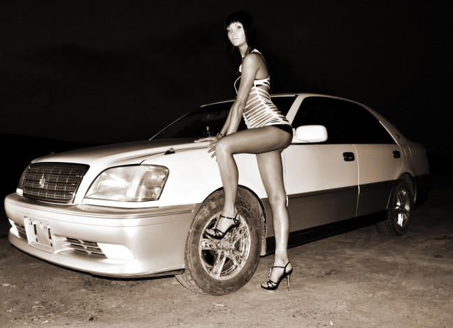 Обои картинки фото автомобили, авто, девушками, тойота, брюнетка, ночь