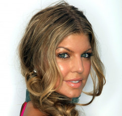 обоя fergie, музыка, stacy, ferguson, певица, актриса, дизайнер, поп, рок, хип-хоп, сша