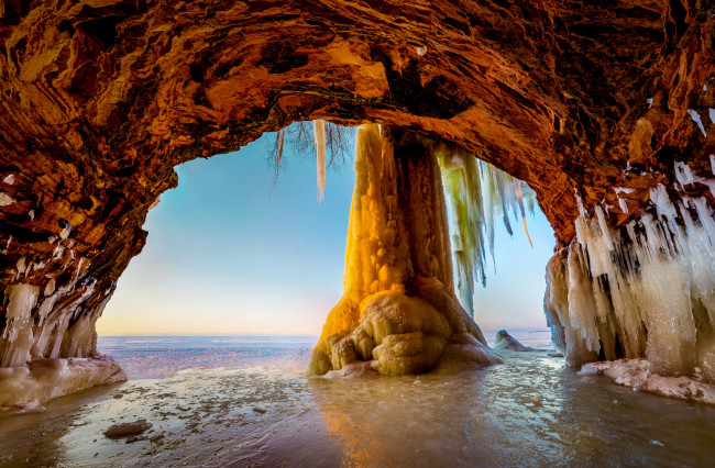 Обои картинки фото природа, айсберги и ледники, грот, сосульки