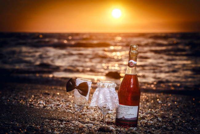 Обои картинки фото бренды, бренды напитков , разное, бокалы, закат