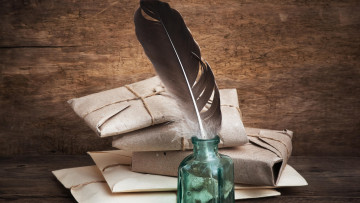 Картинка разное ретро +винтаж стопка бумаги конверты Чернильница перо