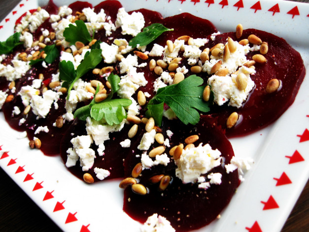 Обои картинки фото еда, салаты,  закуски, карпаччо, свекла, миндаль