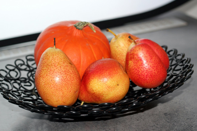 Обои картинки фото еда, фрукты и овощи вместе, тыква, груши