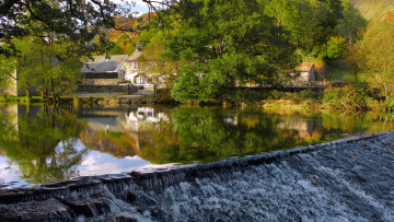 Картинка города -+улицы +площади +набережные река дома зелень