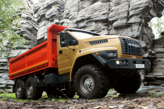 Обои картинки фото урал, автомобили, самосвал, некст, скалы, автомобиль