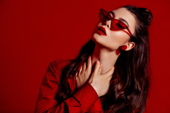 Картинка девушки -+брюнетки +шатенки очки азиатка маргарита фещенко