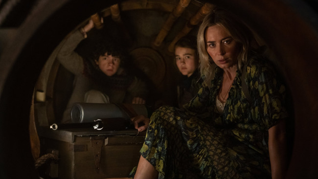 Обои картинки фото a quiet place part ii ,  2020, кино фильмы, a quiet place part ii, ужасы, фантастика, триллер, драма, тихое, место, вторая, часть, эмили, блант