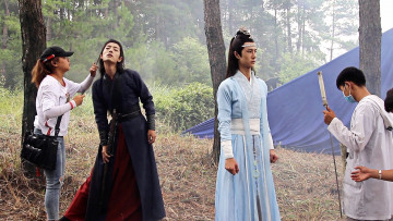 Картинка разное знаменитости ван ибо сяо чжань съемки костюмы люди