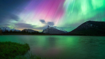 обоя vermilion lakes, banff national park, alberta, природа, северное сияние, vermilion, lakes, banff, national, park