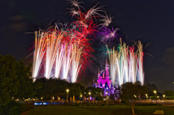 Картинка города диснейленд замок золушки штат флорида сша фейерверк шоу представление зрелище