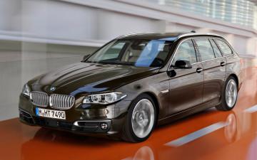 Картинка автомобили bmw 530d touring car