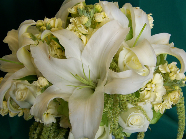 Обои картинки фото цветы, букеты, композиции, букет, лилии, розы