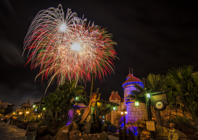 Обои картинки фото города, диснейленд, фейерверк